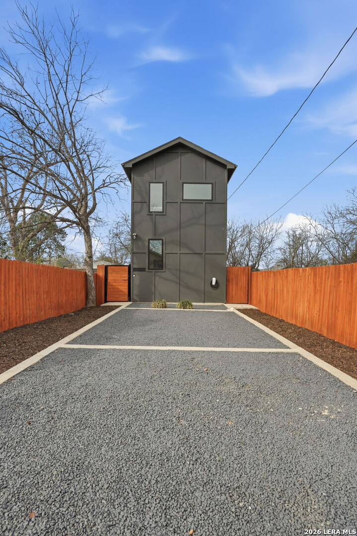 1641 N Center Street San Antonio TX 78202