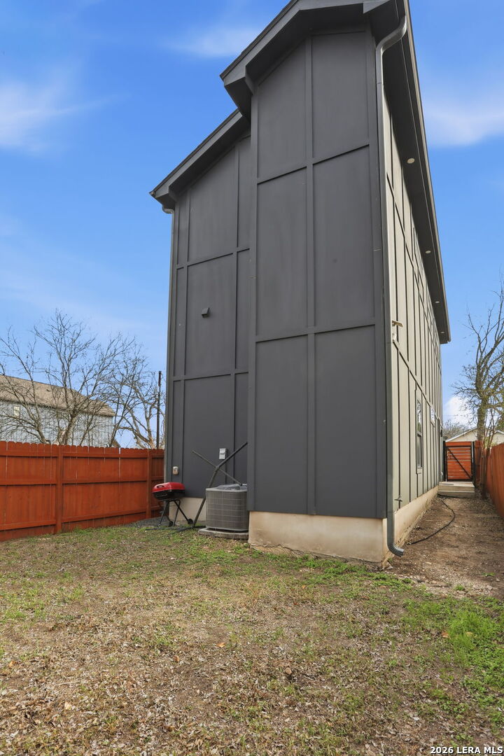 1641 N Center Street San Antonio TX 78202