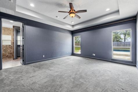 156 Woodlands Drive La Vernia TX 78121