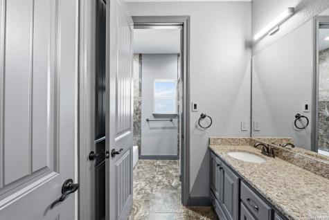 156 Woodlands Drive La Vernia TX 78121