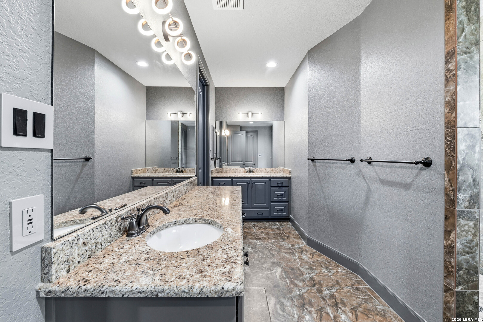 156 Woodlands Drive La Vernia TX 78121