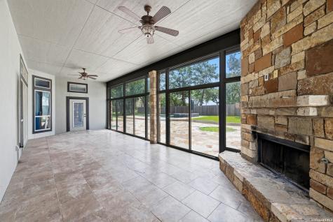 156 Woodlands Drive La Vernia TX 78121