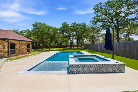 156 Woodlands Drive La Vernia TX 78121