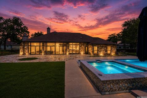 156 Woodlands Drive La Vernia TX 78121