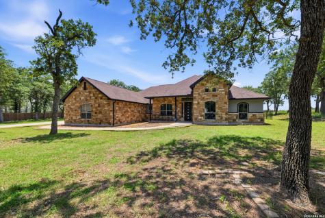 156 Woodlands Drive La Vernia TX 78121