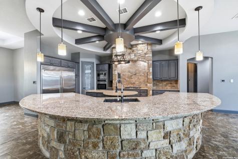 156 Woodlands Drive La Vernia TX 78121