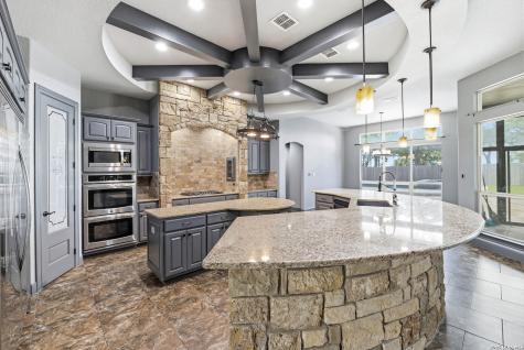 156 Woodlands Drive La Vernia TX 78121