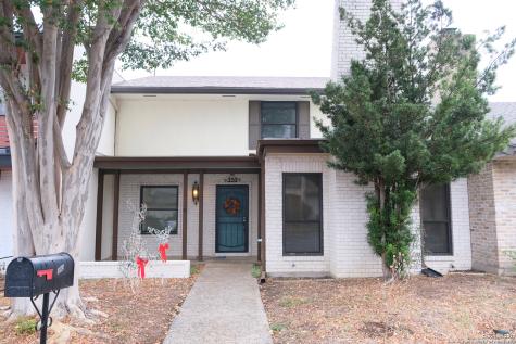 393 Fenwick Drive Windcrest TX 78239