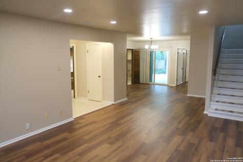 393 Fenwick Drive Windcrest TX 78239