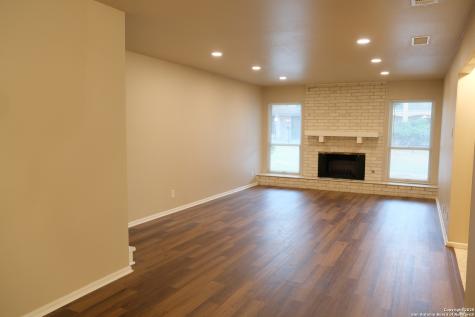 393 Fenwick Drive Windcrest TX 78239