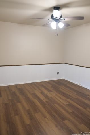 393 Fenwick Drive Windcrest TX 78239