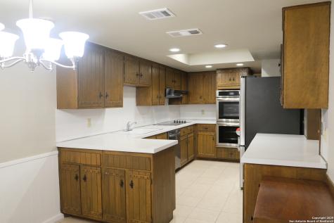 393 Fenwick Drive Windcrest TX 78239