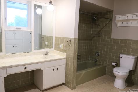 393 Fenwick Drive Windcrest TX 78239