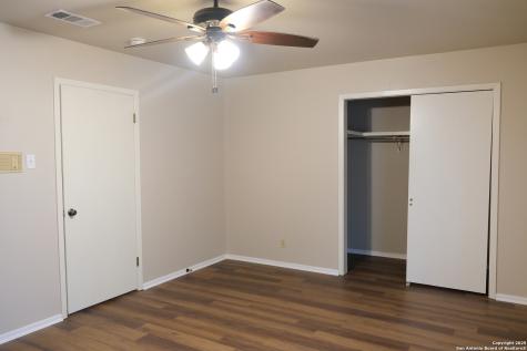 393 Fenwick Drive Windcrest TX 78239
