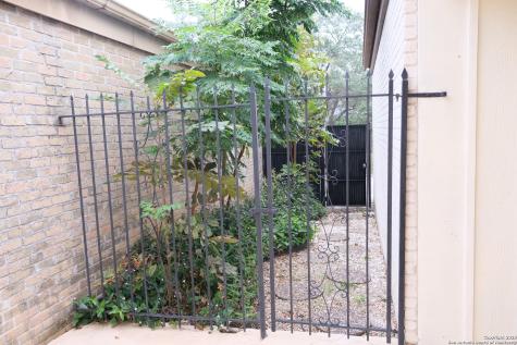 393 Fenwick Drive Windcrest TX 78239