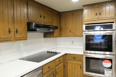 393 Fenwick Drive Windcrest TX 78239