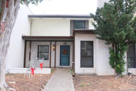 393 Fenwick Drive Windcrest TX 78239