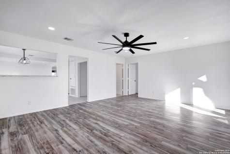 1112 Gladstone San Antonio TX 78225