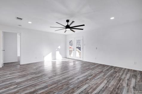 1112 Gladstone San Antonio TX 78225