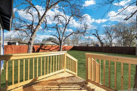 1112 Gladstone San Antonio TX 78225
