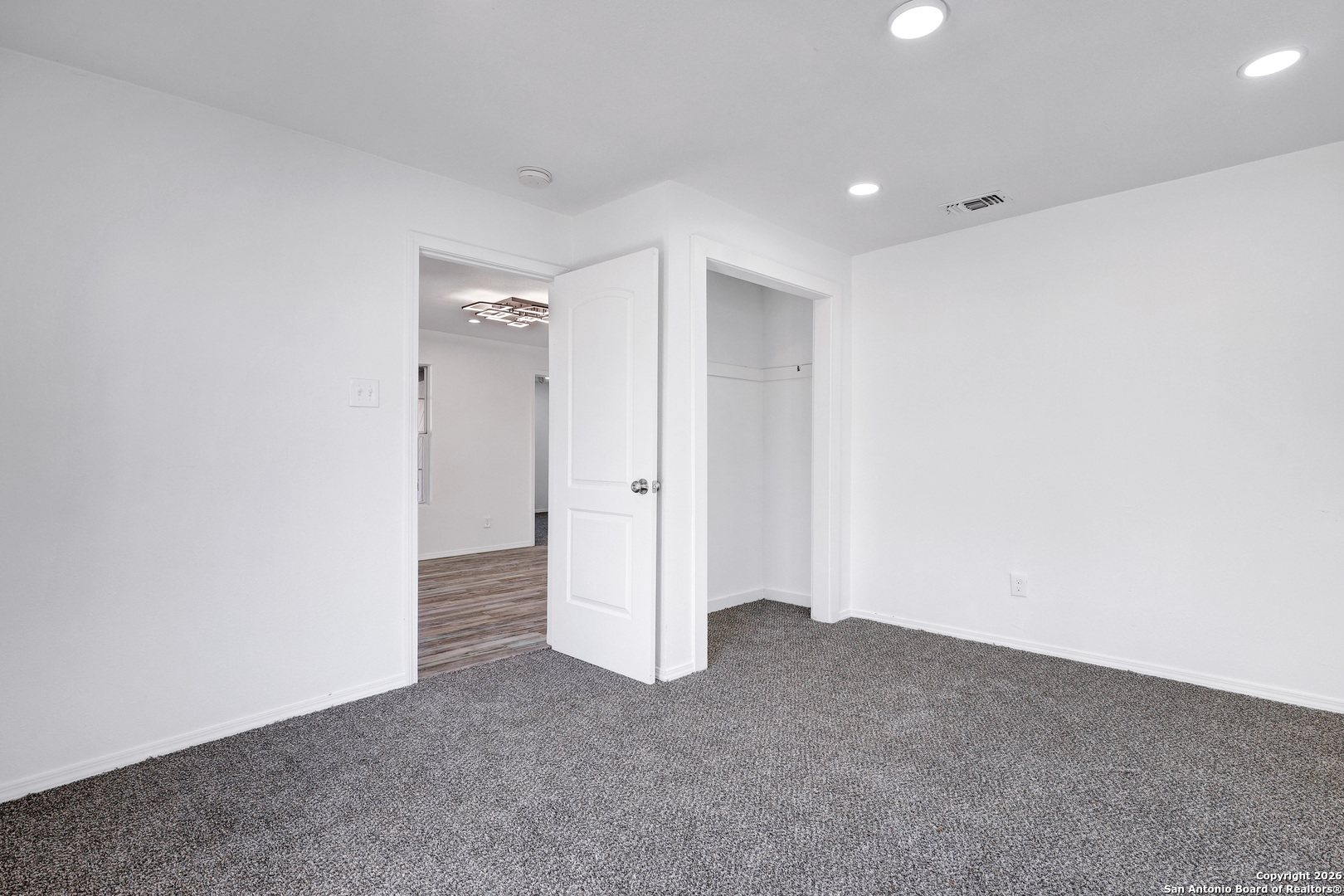 1112 Gladstone San Antonio TX 78225