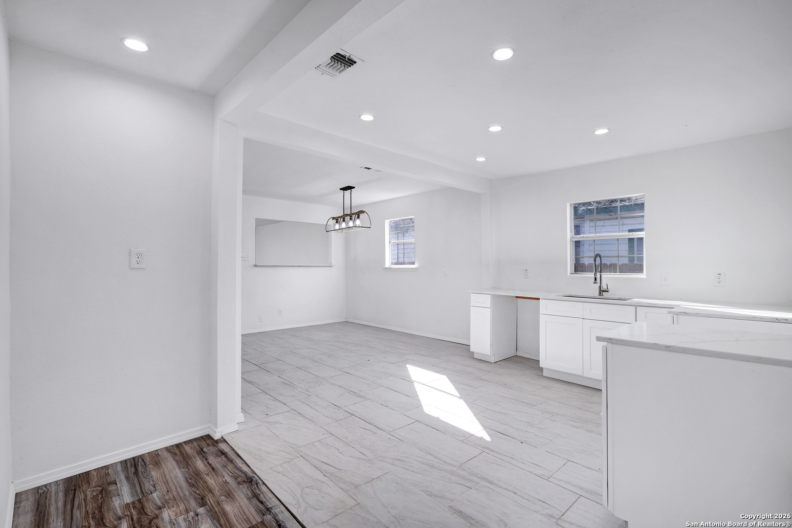 1112 Gladstone San Antonio TX 78225