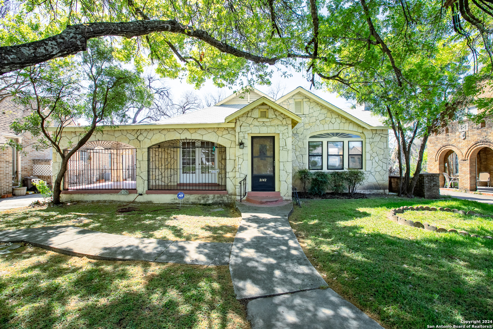 2142 W Kings Highway San Antonio TX 78201