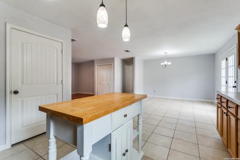 2630 Rocky Ridge Canyon Lake TX 78133