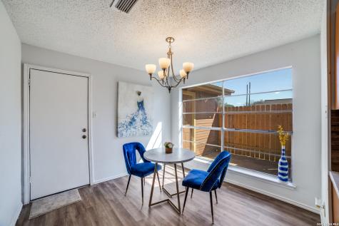 9502 Woodland Hills San Antonio TX 78250