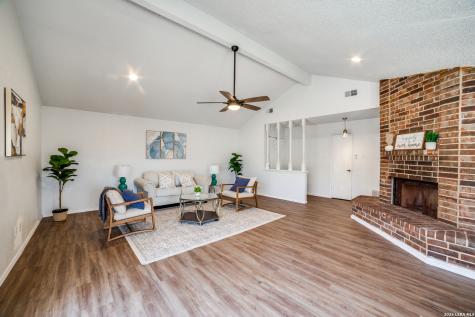 9502 Woodland Hills San Antonio TX 78250