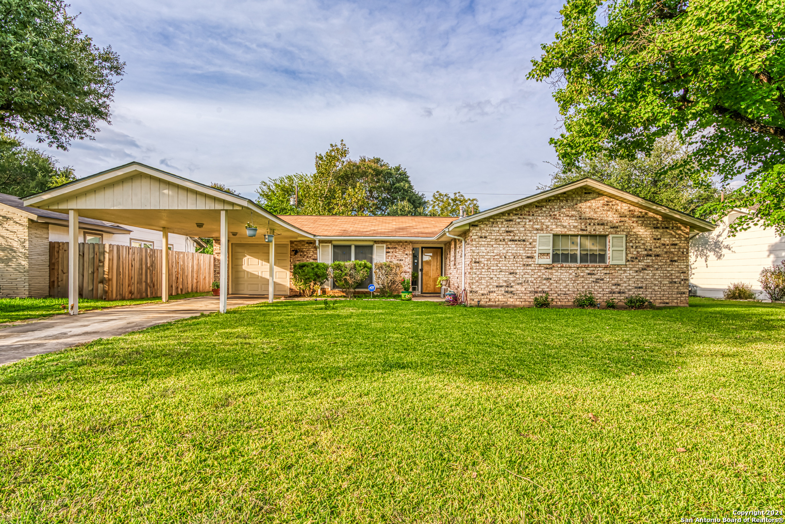 3823 Starhill Drive San Antonio TX 78218