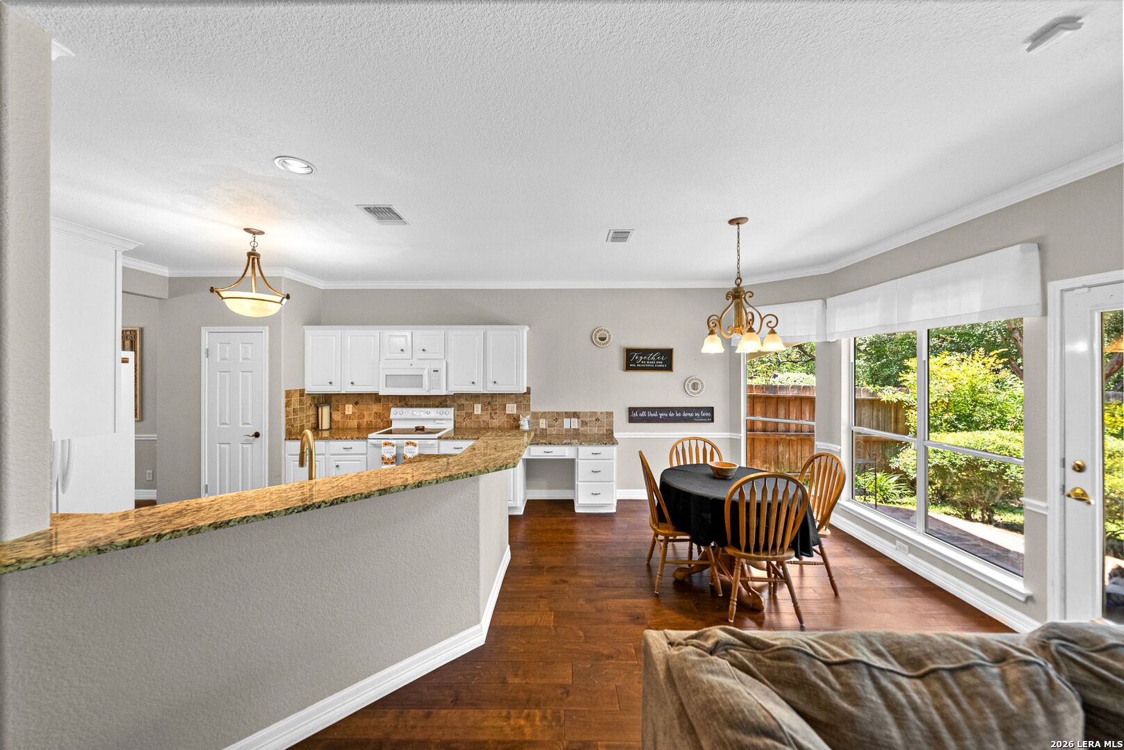 9347 Llano Verde Helotes TX 78023