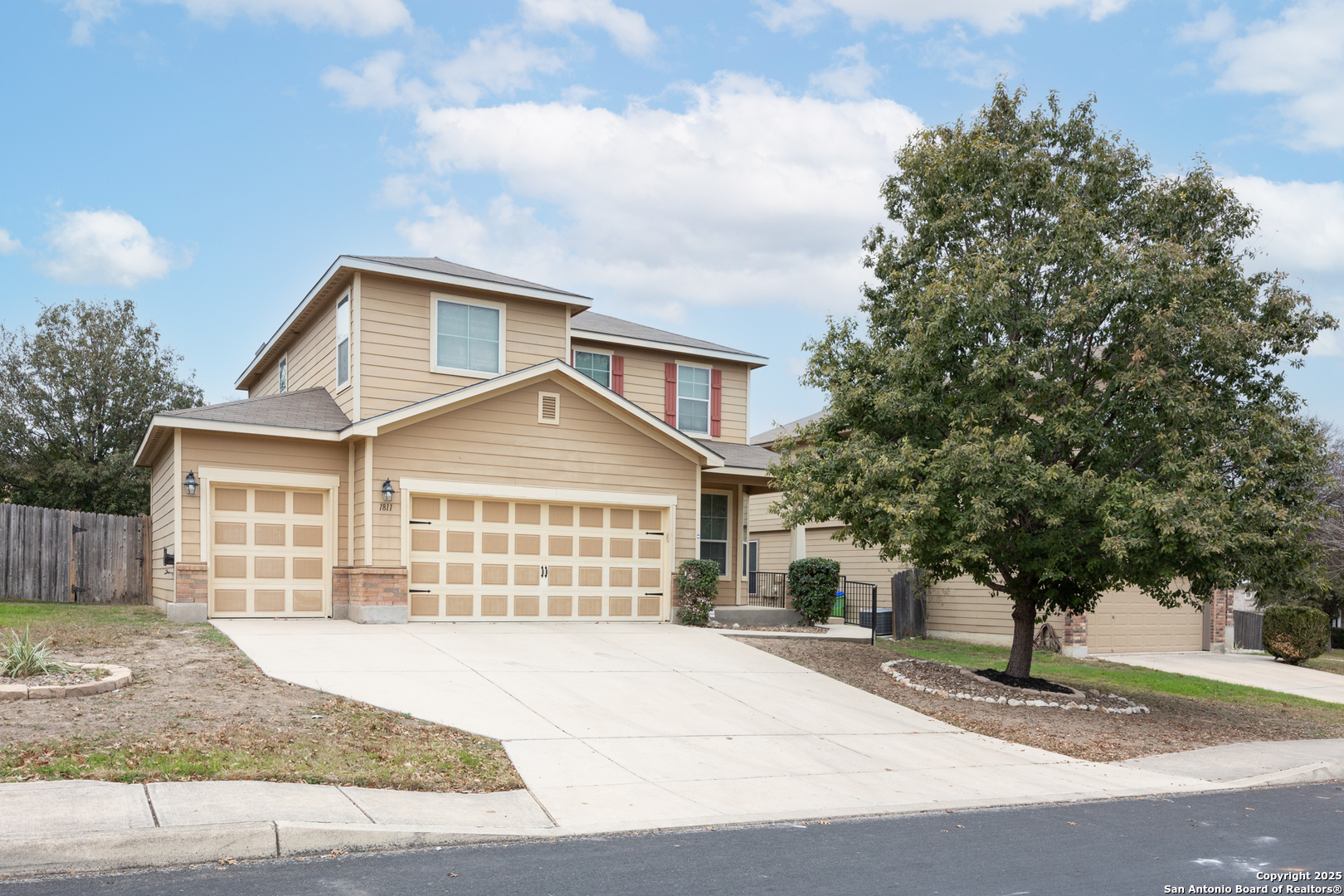 1811 Coyote Crossing San Antonio TX 78245