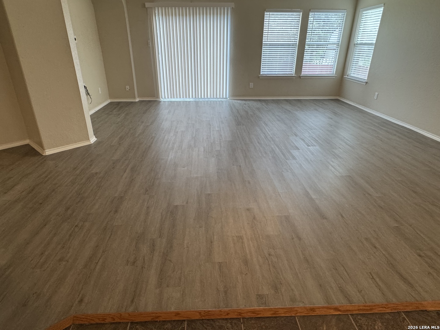 6935 Elmwood Crest Live Oak TX 78233