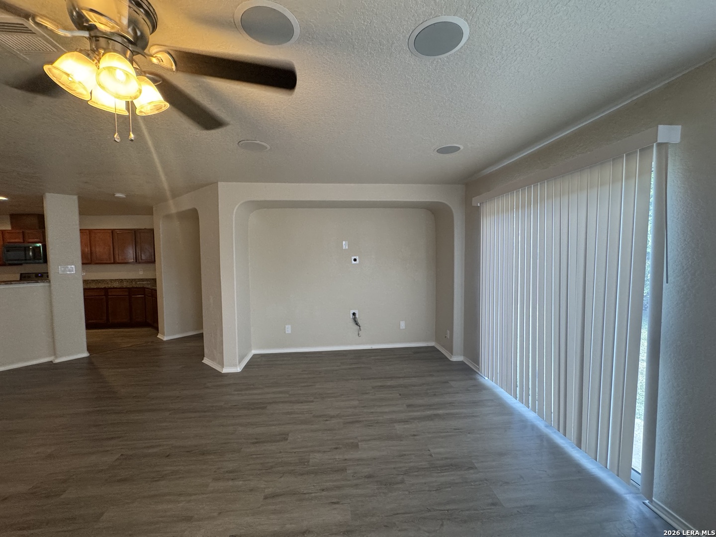 6935 Elmwood Crest Live Oak TX 78233
