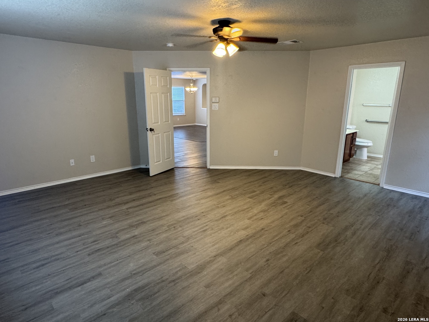 6935 Elmwood Crest Live Oak TX 78233