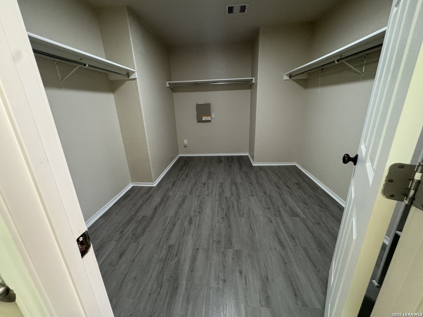 6935 Elmwood Crest Live Oak TX 78233