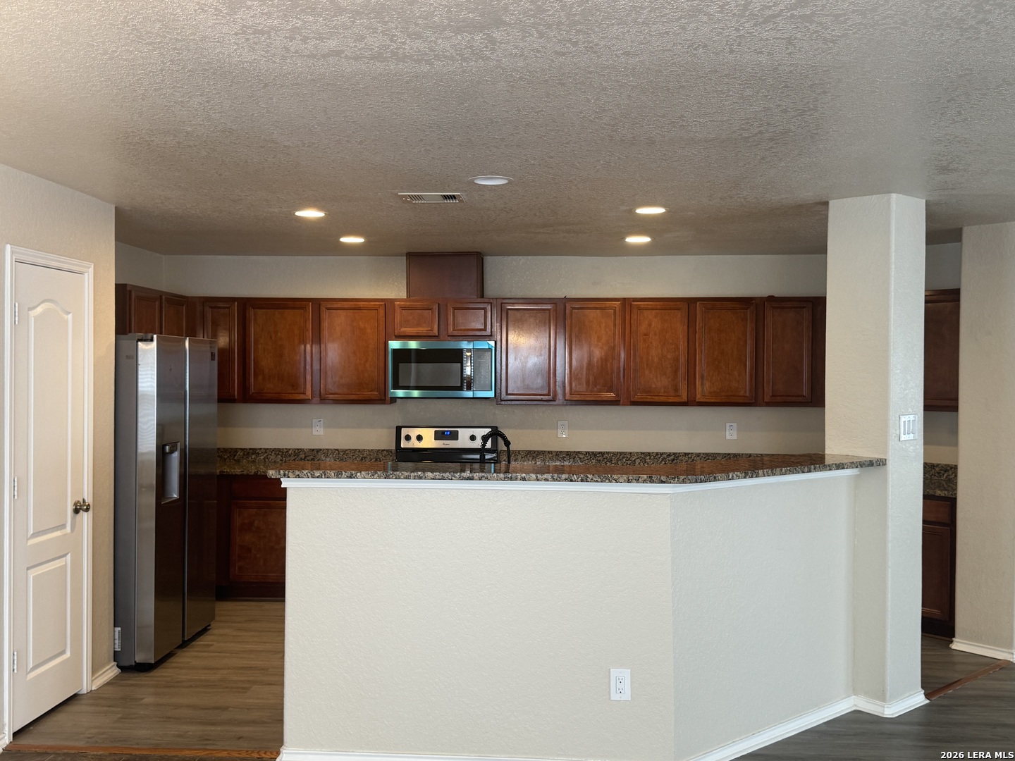 6935 Elmwood Crest Live Oak TX 78233