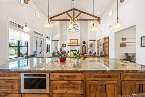 317 Farmstead Seguin TX 78155