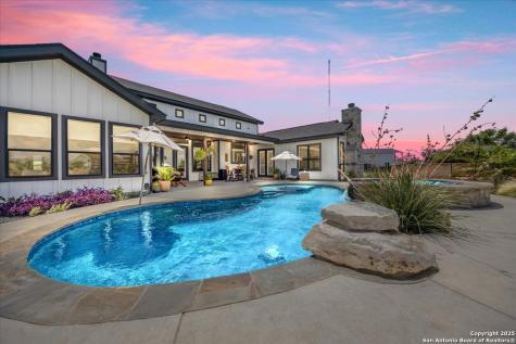 317 Farmstead Seguin TX 78155