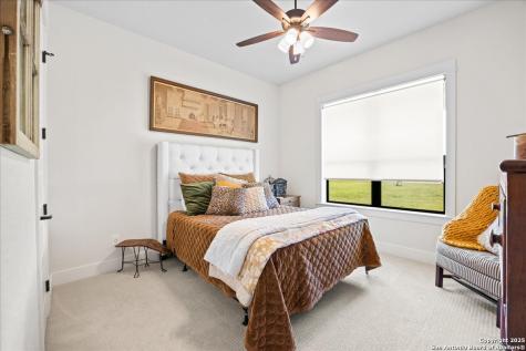 317 Farmstead Seguin TX 78155