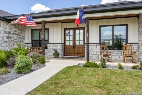 317 Farmstead Seguin TX 78155