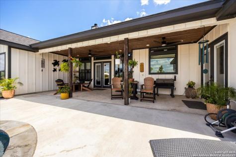 317 Farmstead Seguin TX 78155