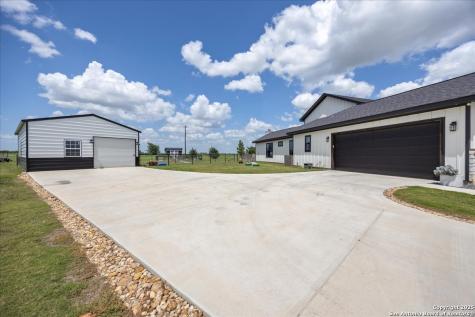 317 Farmstead Seguin TX 78155