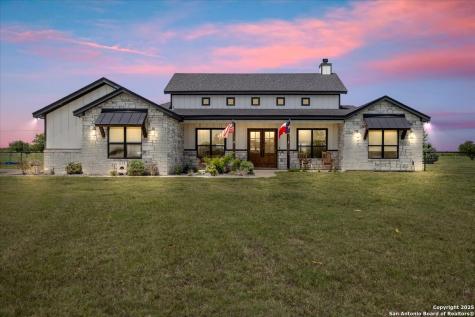 317 Farmstead Seguin TX 78155