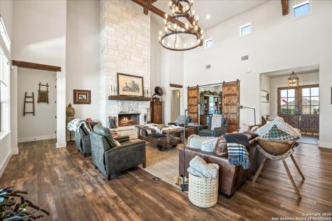 317 Farmstead Seguin TX 78155