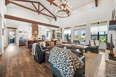 317 Farmstead Seguin TX 78155