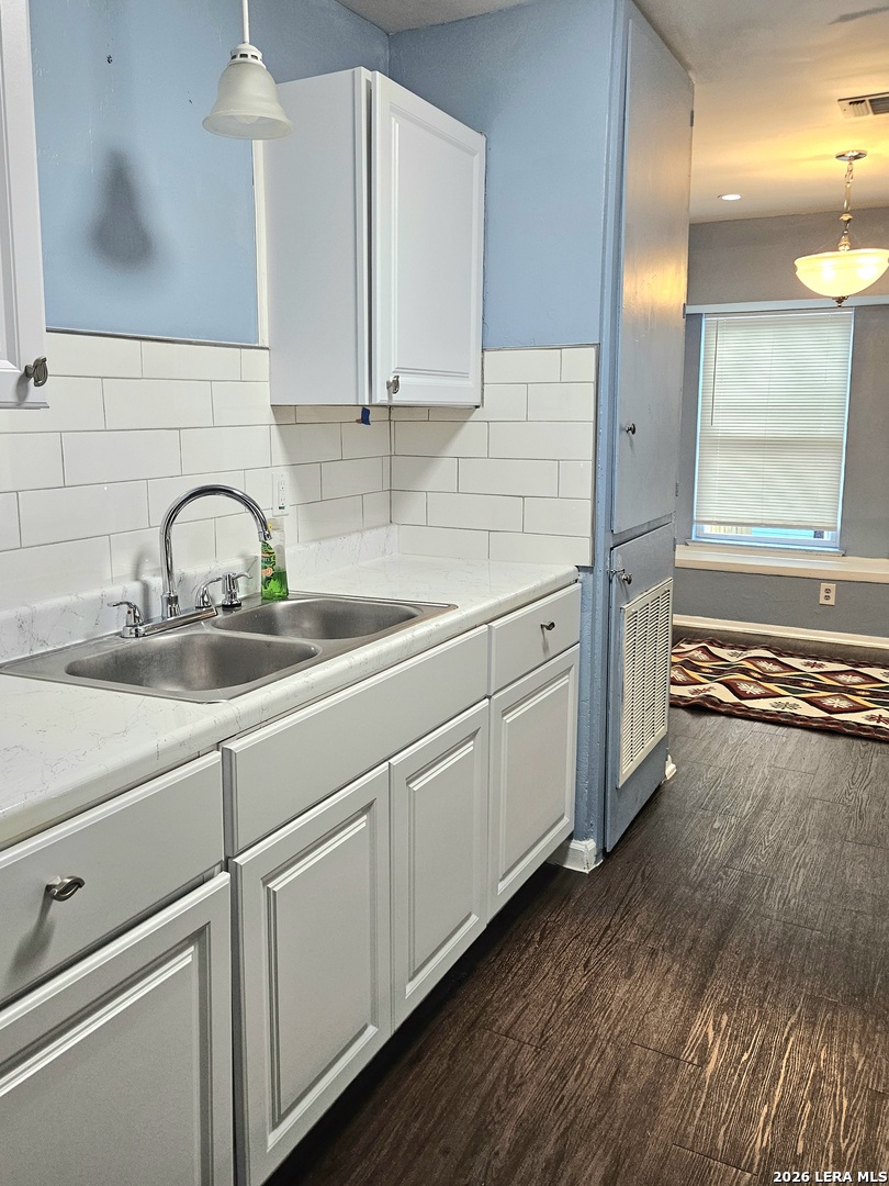 6903 E Belforest San Antonio TX 78239