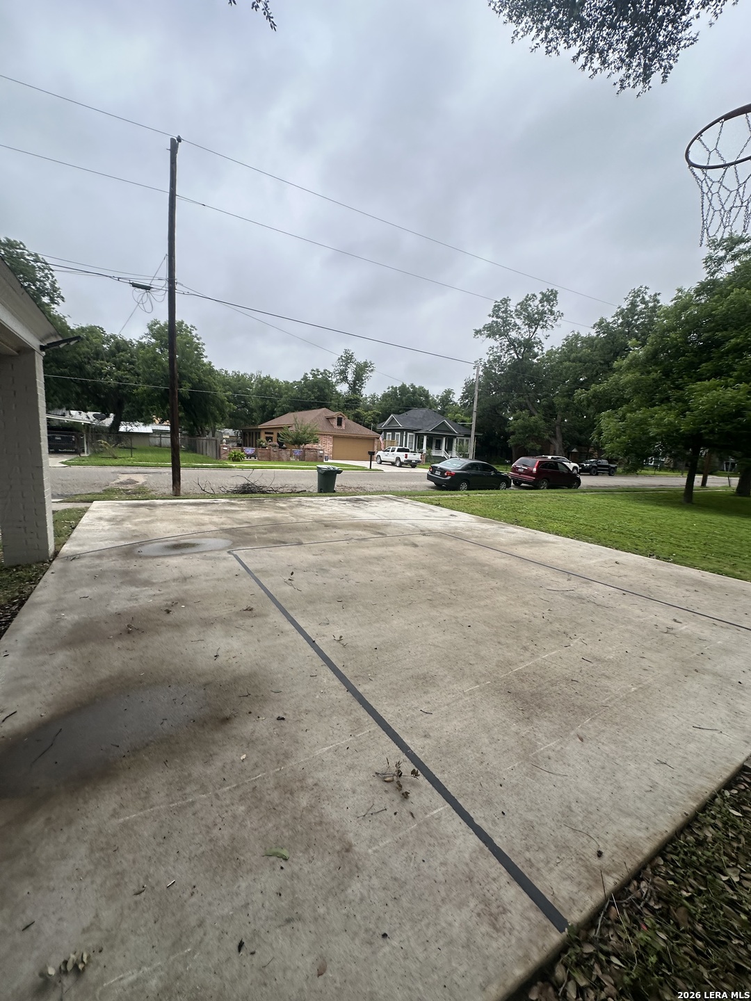 401 N High Street Uvalde TX 78801
