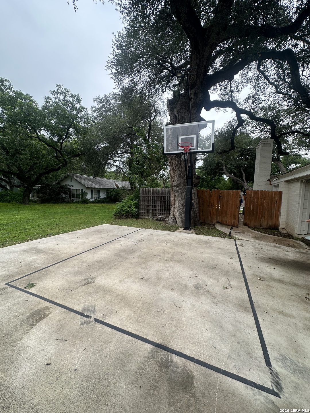 401 N High Street Uvalde TX 78801